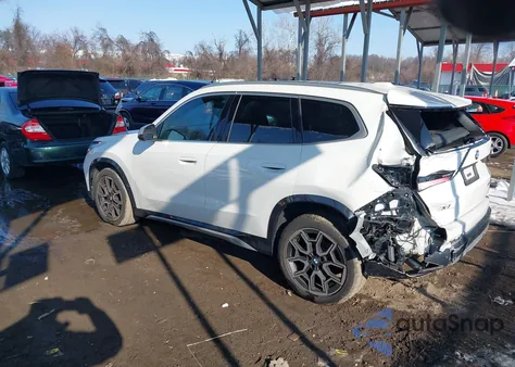2023 BMW X1 xDrive28I из США, поврежденный, VIN WBX73EF07P5X50344